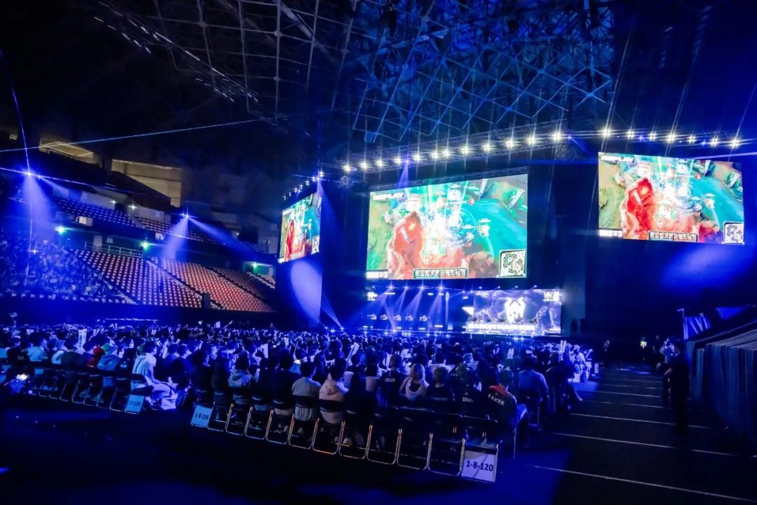 ＂胡明轩战北控14分回顾：首节拉胯一度被杜锋骂 关键时刻遭血帽